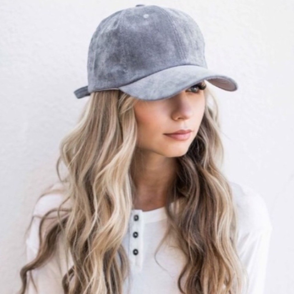 GREY SUEDE BASEBALL CAP